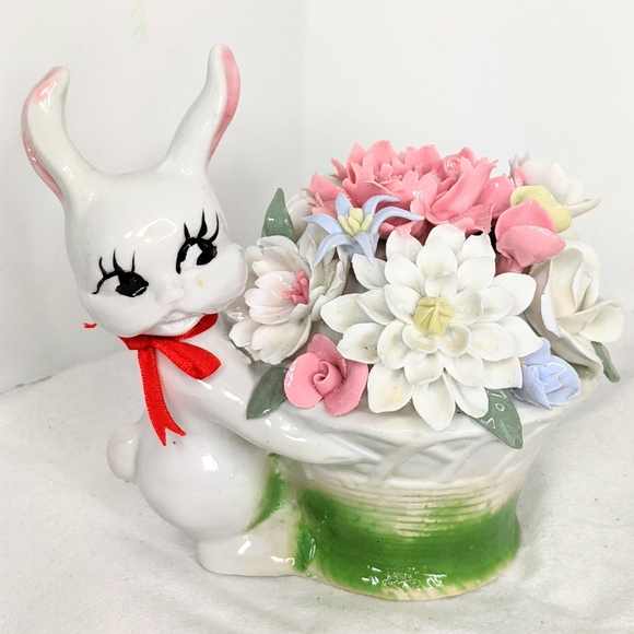 Easter Bunny with Porcelain Flowers Vintage - Picture 1 of 11
